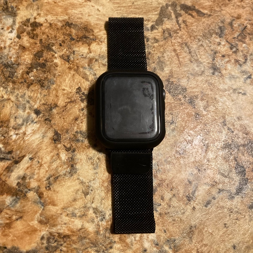 Black Apple Watch Series 4